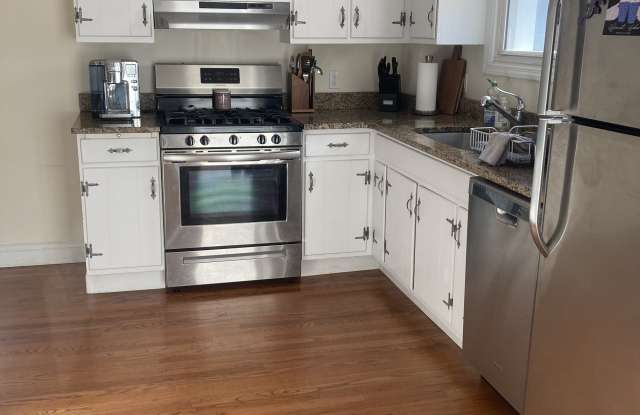 47 Hoyt Street - 47 Hoyt Street, Stamford, CT 06905