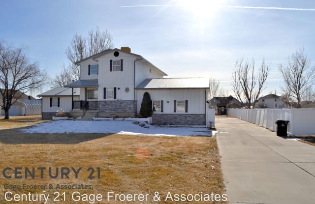 2275 W 1700 S - 2275 West Antelope Drive South, Syracuse, UT 84075