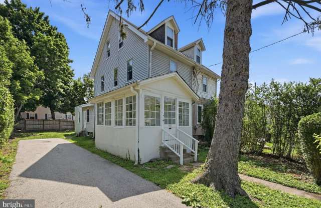 729 E HAVERFORD Road Gallery 2