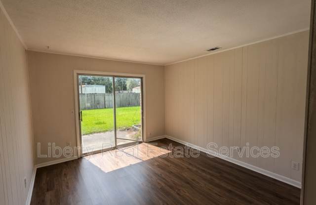 979 Live Oak Dr Gallery 4
