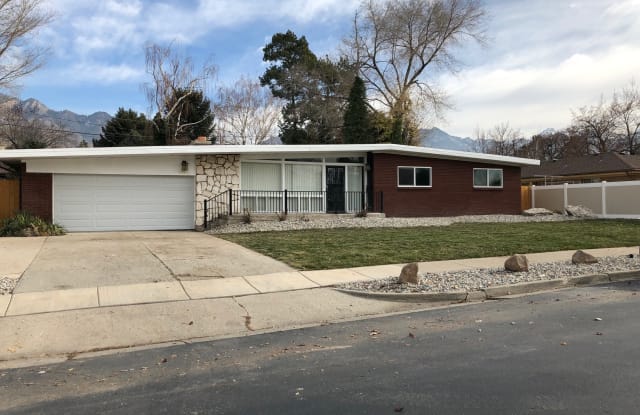 5895 S Fontaine Bleu Dr - 5895 South Fontaine Bleu Circle, Murray, UT 84121