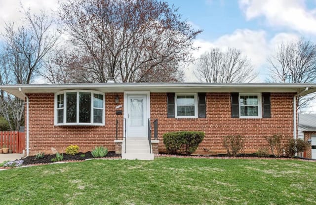 1116 LAKEWOOD DR SW - 1116 Lakewood Drive Southwest, Vienna, VA 22180