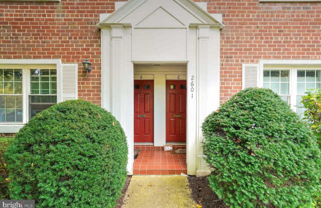 2601 S WALTER REED DRIVE - 2601 South Walter Reed Drive, Arlington, VA 22206
