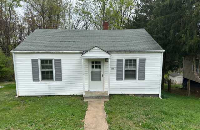 2 Bedroom House Near University of Lynchburg photos photos