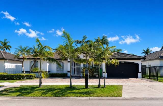 1063 SW 142nd Ave photos photos