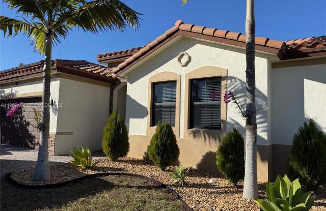 2541 SE 1st St photos photos