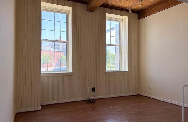 2639 BOSTON Street Gallery 2