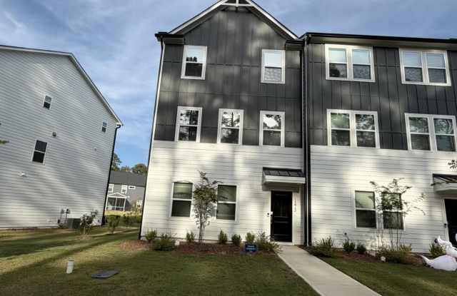 1373 Hasse Avenue Gallery 1