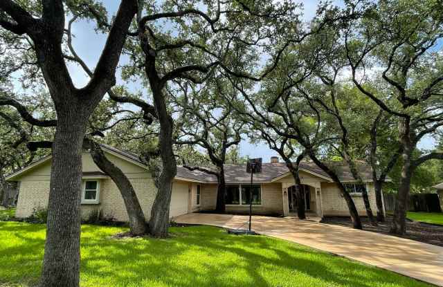 WONDERFUL HOME IN BALCONES VILLAGE (NORTHWEST AUSTIN) - 9204 Clearock Drive, Austin, TX 78750
