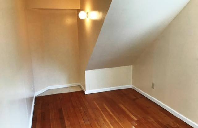 1920 E Jefferson St Gallery 4