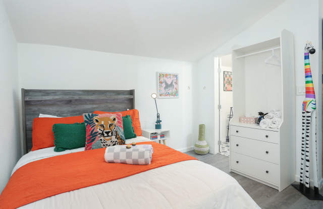 319 East Courtland Place photos photos