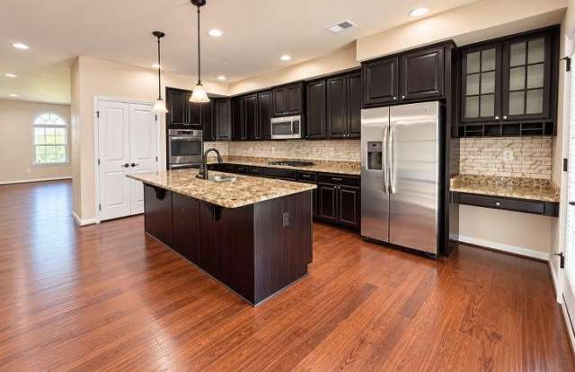 7857 CULLODEN CREST Lane Gallery 4