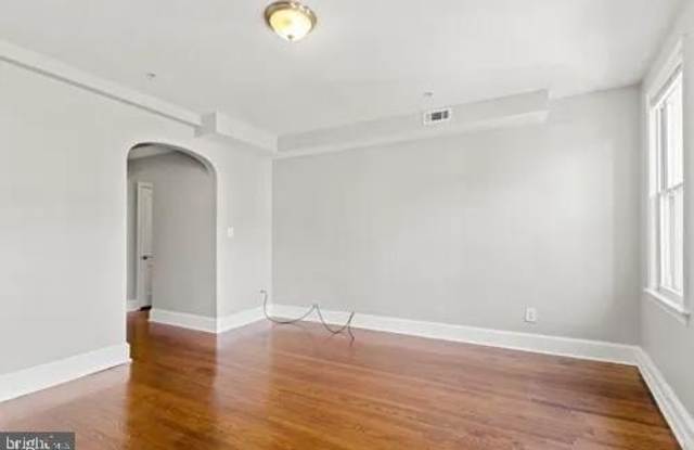 3742 12TH Street NE Gallery 3