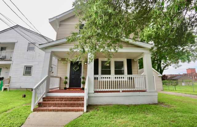 Updated  Ready 09-19-25! Pet Friendly - Fenced Backyard - Multi-Year Leases Available! photos photos