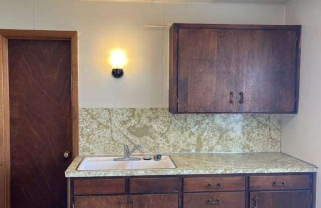 213 Sycamore St - 213 Sycamore Street, Twin Falls, ID 83301