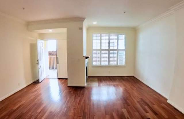 Beautiful 3 Story Townhouse with Roof Deck and Parking in Culver City! photos photos