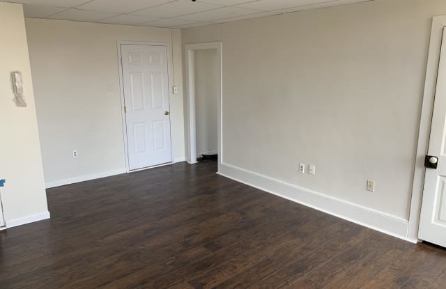 214-216 N Queen St - 216-4 photos photos