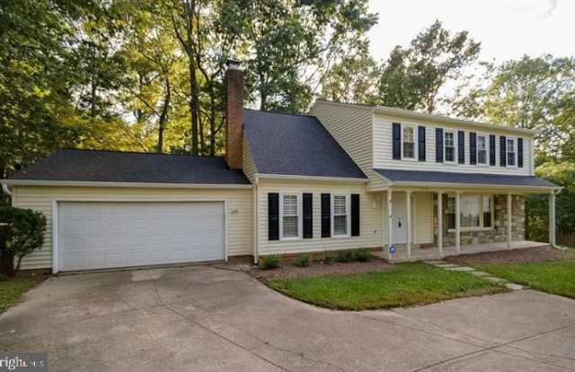 8105 SAMOS COURT - 8105 Samos Court, Newington, VA 22153