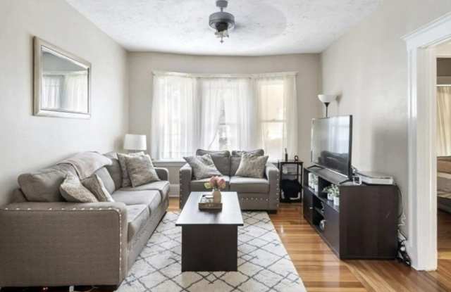 44 Green Leaf unit: 2 photos photos