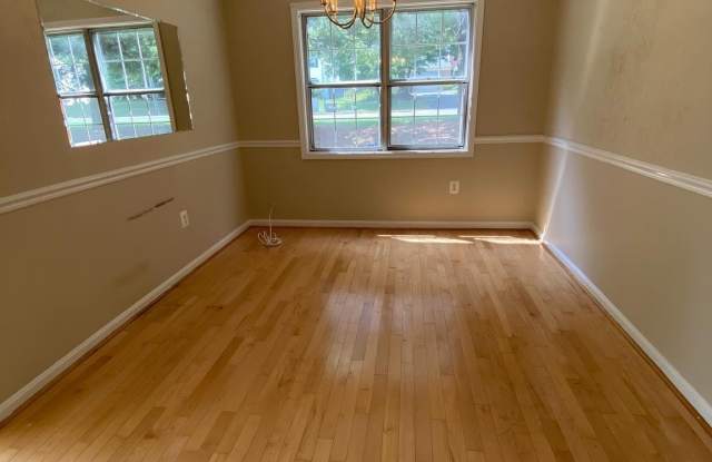8701 POINT OF WOODS Drive Gallery 2