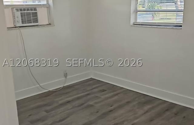 1715 NW 8th Ct Gallery 2