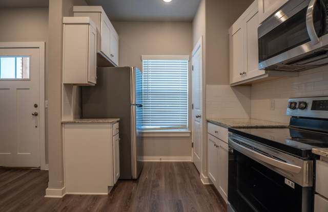 2 bedroom 2.5 bath Home In Fayetteville! Gallery 4