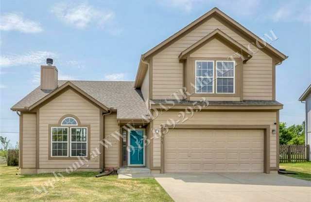 Beautiful California Split in Spring Hill-Available in SEPTEMBER!! photos photos