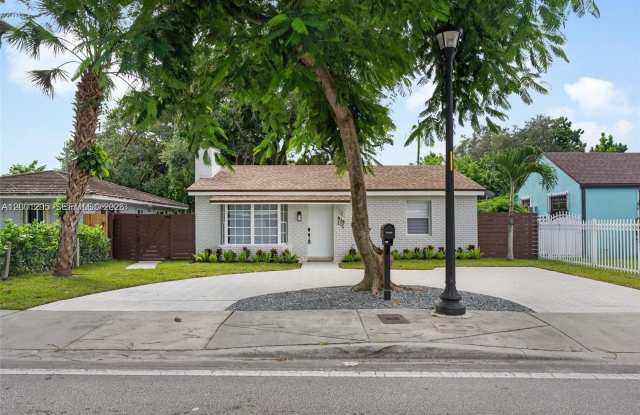 212 Nw 103rd St photos photos