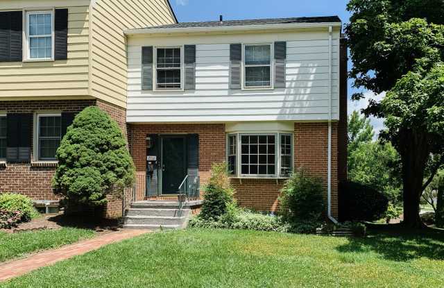 Charming 3 bed/2.5 bath townhome in Haymarket - Pool Access! *Newly Renovated! photos photos