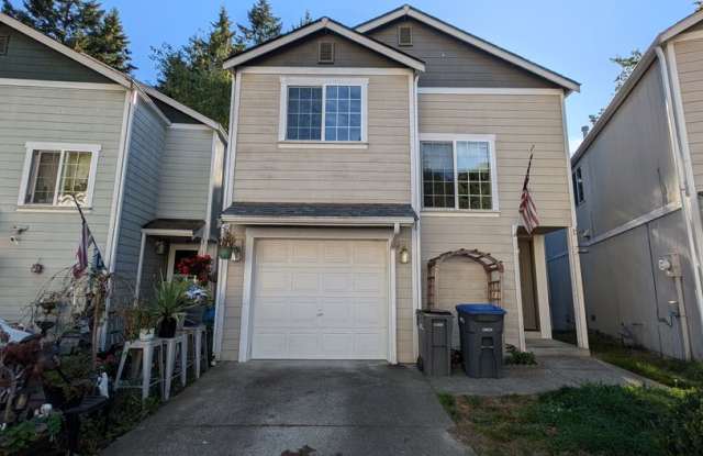 East Bremerton 3 Bedroom, Close to EVERYTHING! - 2078 Northeast Green Glen Lane, Kitsap County, WA 98311