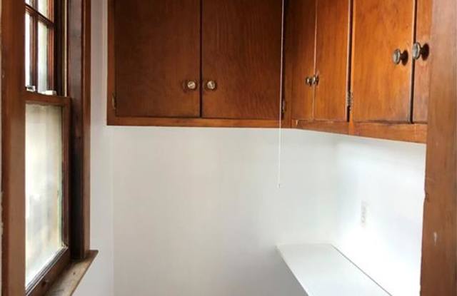 369 Edgewood Avenue Gallery 2