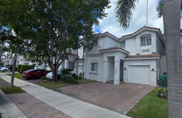 11525 NW 71st St photos photos