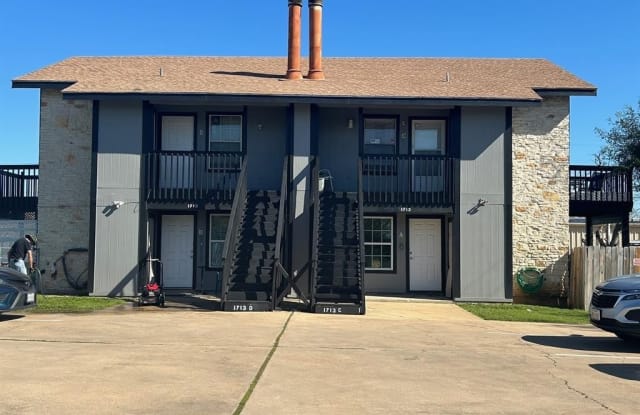 1713  Onion Creek Village DR - 1713 Onion Creek Village Drive, Round Rock, TX 78664