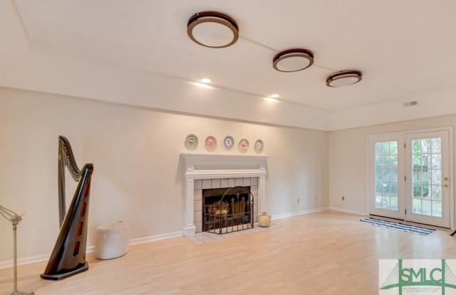 18 Lexington Court Gallery 2