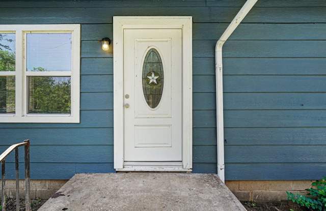 Cute, cozy, and full of charm! This well-maintained 2-bedroom, 1-bath home in Wichita Falls offers a comfortable layout and great potential for homeowners or investors alike. Gallery 4