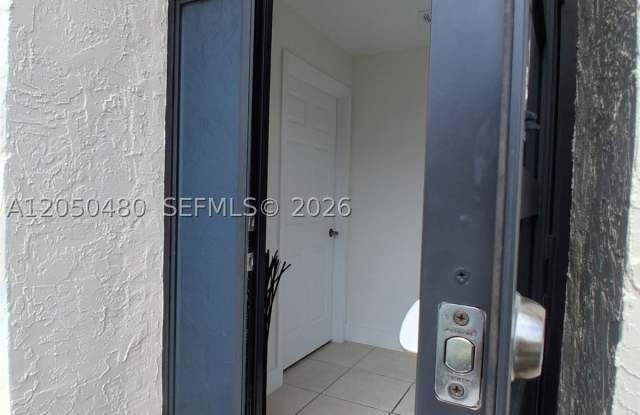 1231 SW 136th Pl Gallery 2