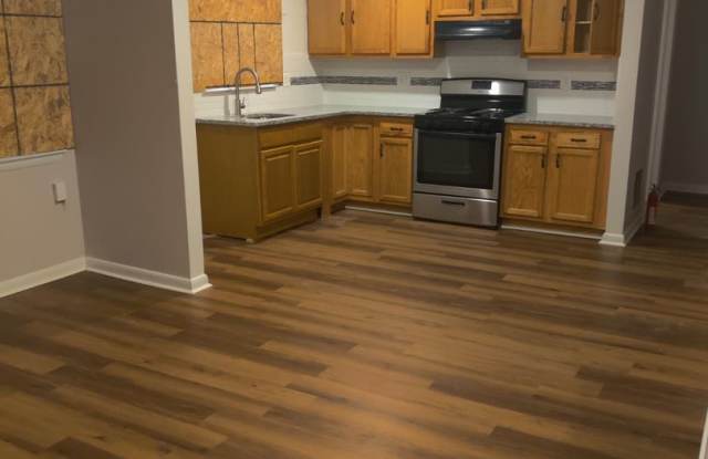 3322 N 15th St., 5 bedrooms, 2 bathrooms for $1,640/Month Gallery 3