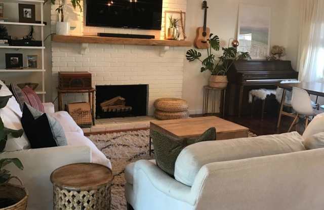2744 Ladoga Avenue Gallery 3