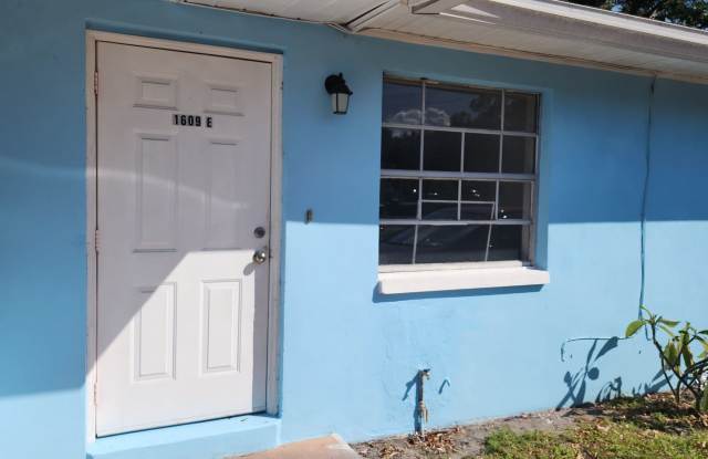 Updated Duplex Apartment in Central Gulfport! photos photos