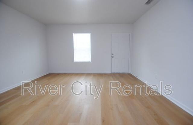 7083 Stetson Street Gallery 3