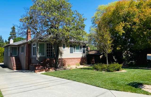 Gorgeous 1BD/1BA, Single-Story Unit in a Charming 4-Plex Near Downtown Lafayette- Available NOW! photos photos