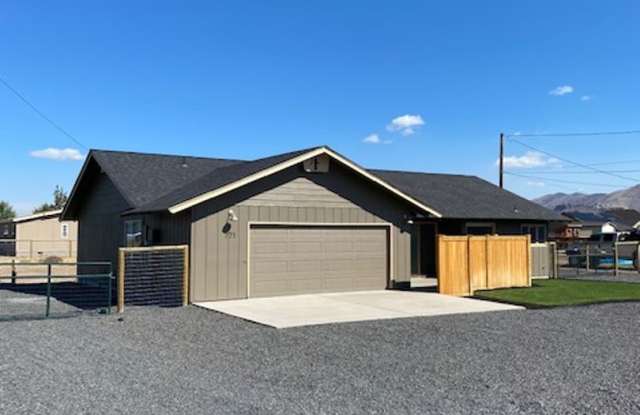 charming home in Terrebonne - Tons of room for your recreational vehicles photos photos