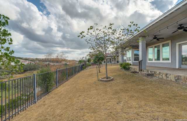 18018 MAUI SANDS Gallery 1