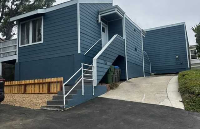 **PRICE REDUCTION** 4bd/2ba House w/ Bonus Kitchenette photos photos