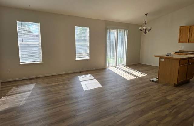 Spacious 4 bedroom home photos photos