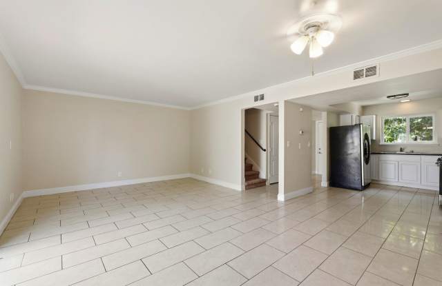 FULLY REMODELED 3-BEDROOM TOWNHOME | TWO CAR GARAGE | AVAILABLE NOW | 2 Weeks Free!! Gallery 3