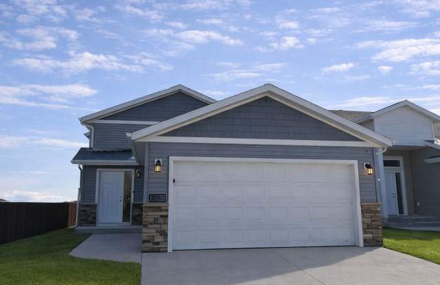 3220 31st St S photos photos