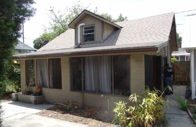 1 bed / 1 bath rental in Seminole Heights photos photos