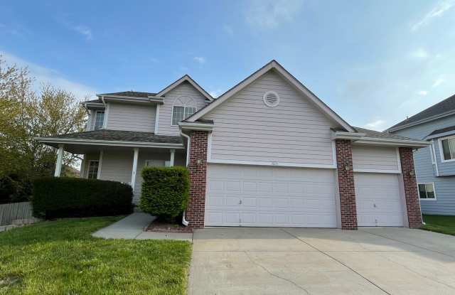 Great Location  Tons of Space!! photos photos