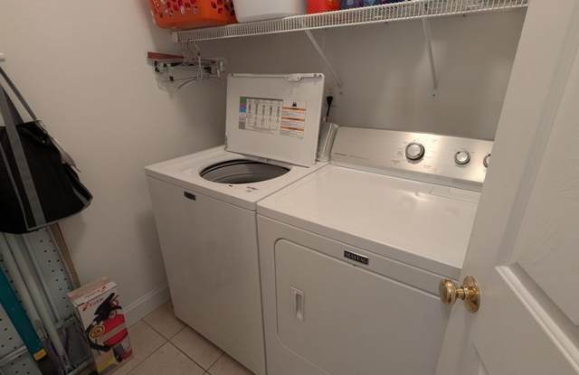 Beautiful 2 Bed / 2 Bath Condo with 2-Car Garage Gallery 3
